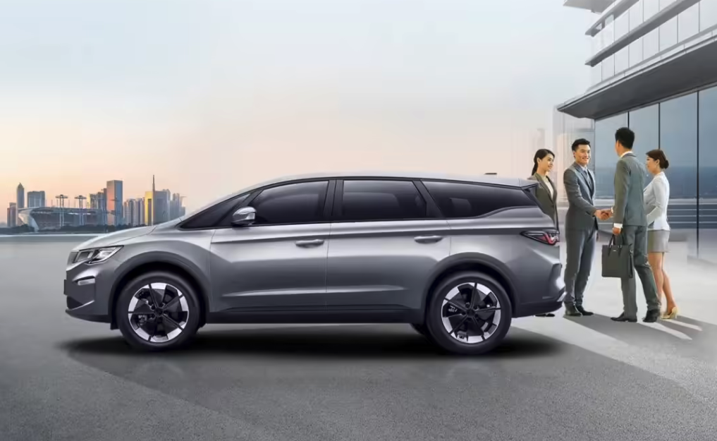 2026款睿蓝8纯电MPV上市 限时11.28万起享五重礼遇